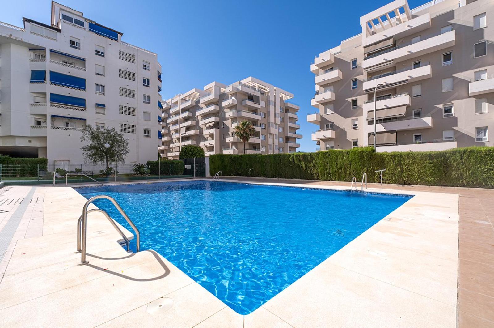 Sleeps 8 Aircon Secure Underground Parking Free Netflix Fast Internet * Marbella